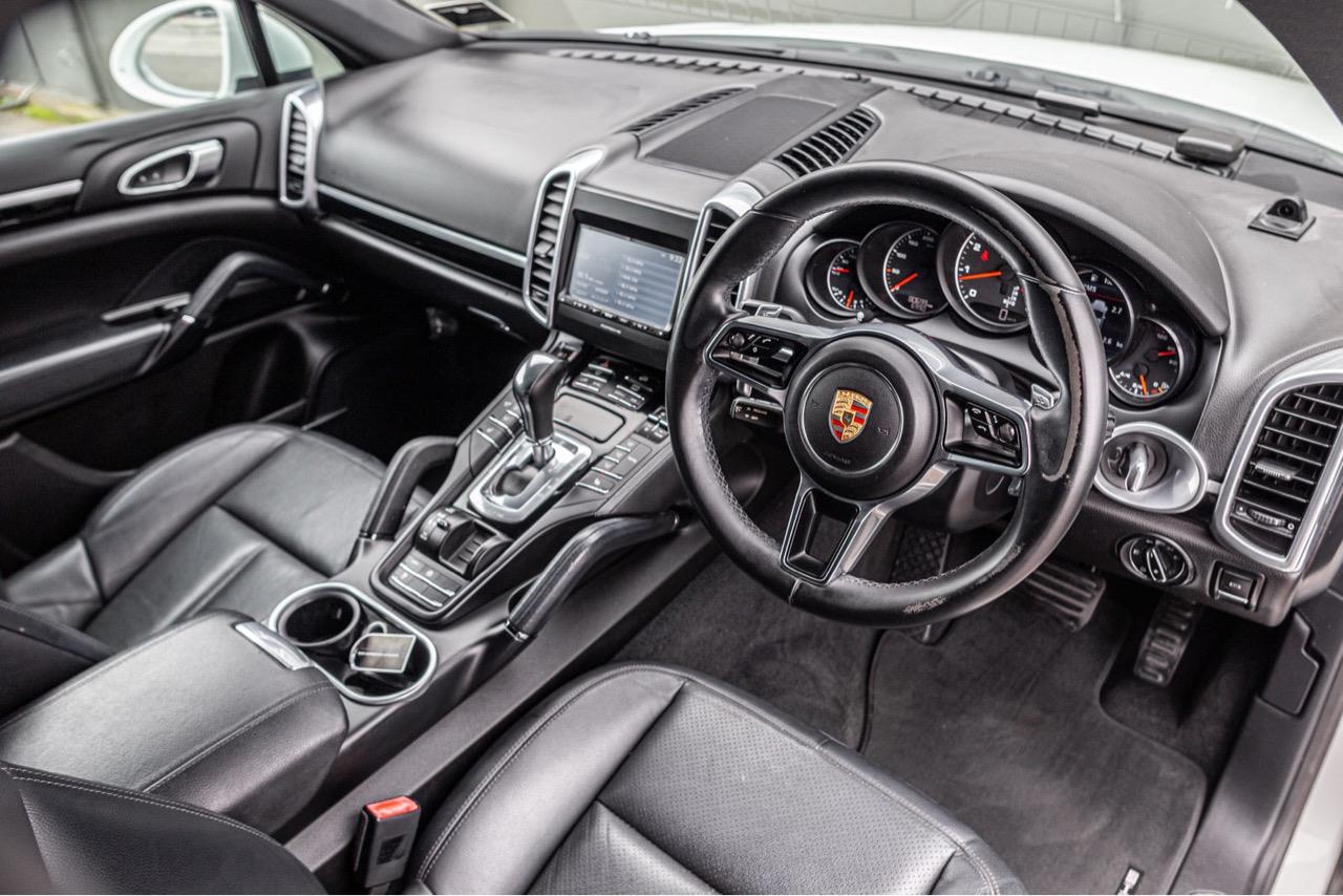 2015 Porsche CAYENNE 4WD