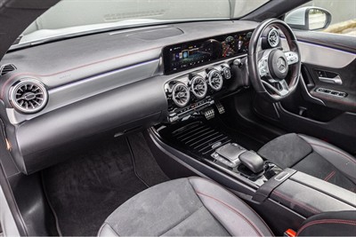 2022 Mercedes-Benz CLA - Thumbnail