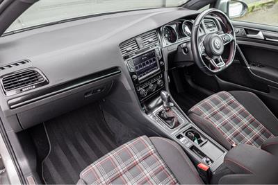 2014 Volkswagen GOLF GTI - Thumbnail