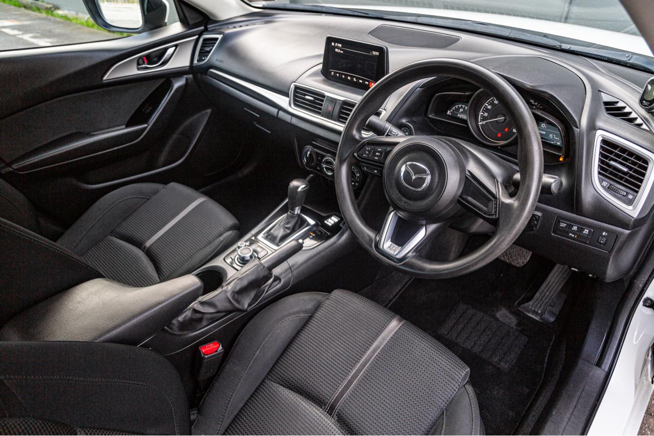 2017 Mazda Axela