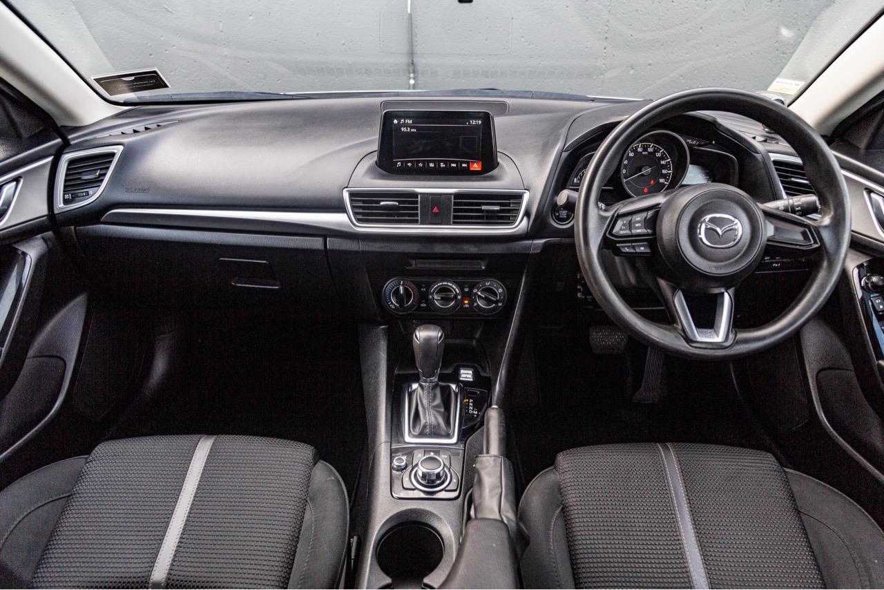 2017 Mazda Axela
