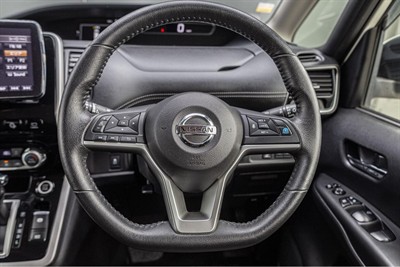 2017 Nissan SERENA - Thumbnail