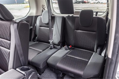 2017 Nissan SERENA - Thumbnail