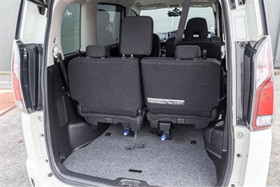 2017 Nissan SERENA - Thumbnail