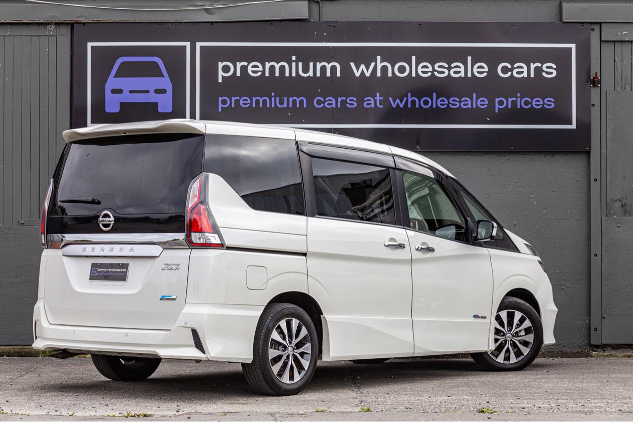 2017 Nissan SERENA