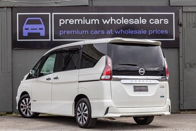 2017 Nissan SERENA - Thumbnail