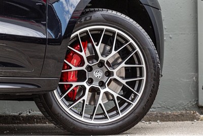 2018 Porsche MACAN 4WD - Thumbnail