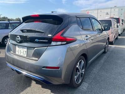 2017 Nissan Leaf - Thumbnail