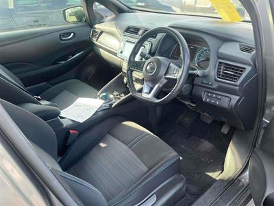 2017 Nissan Leaf - Thumbnail