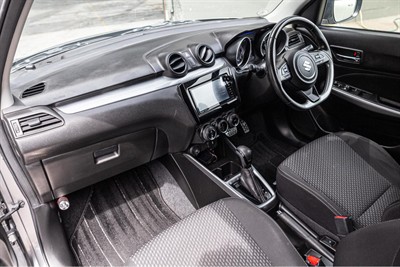 2017 Suzuki Swift - Thumbnail