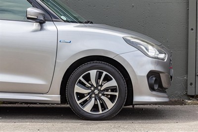 2017 Suzuki Swift - Thumbnail