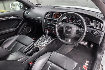 2011 Audi RS5 - Thumbnail