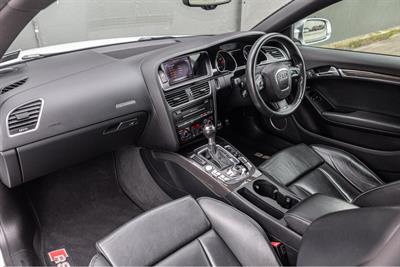 2011 Audi RS5 - Thumbnail