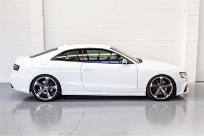 2011 Audi RS5 - Thumbnail