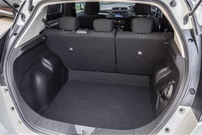 2018 Nissan Leaf - Thumbnail