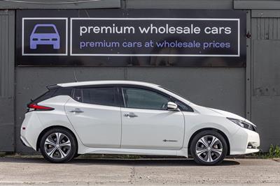 2018 Nissan Leaf - Thumbnail