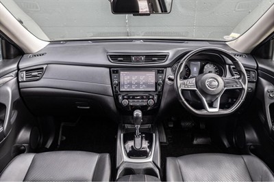 2017 Nissan X-Trail - Thumbnail