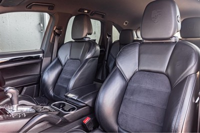 2017 Porsche CAYENNE 4WD - Thumbnail