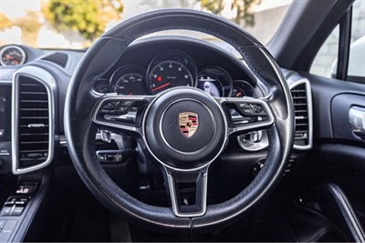 2017 Porsche CAYENNE 4WD - Thumbnail