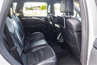 2017 Porsche CAYENNE 4WD - Thumbnail