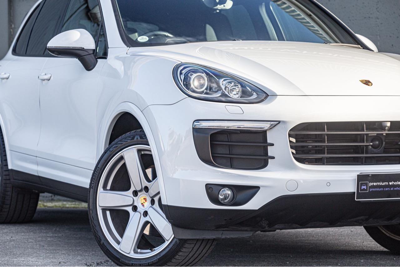 2017 Porsche CAYENNE 4WD