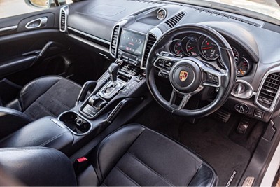 2017 Porsche CAYENNE 4WD - Thumbnail