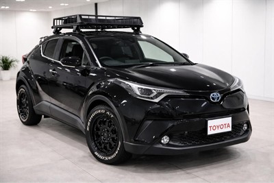 2017 Toyota C-HR - Thumbnail